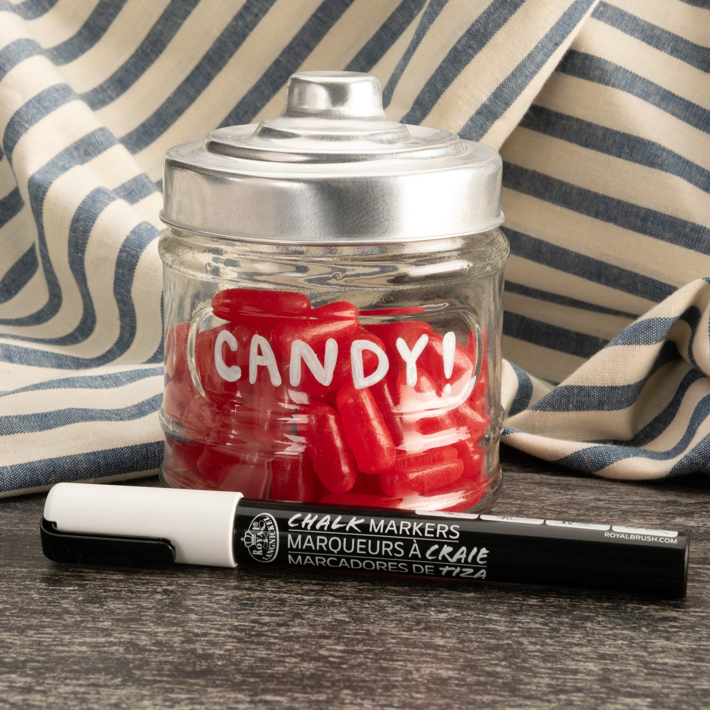 WAL-MARK-2807 | Royal & Langnickel 2mm White Chalk Marker